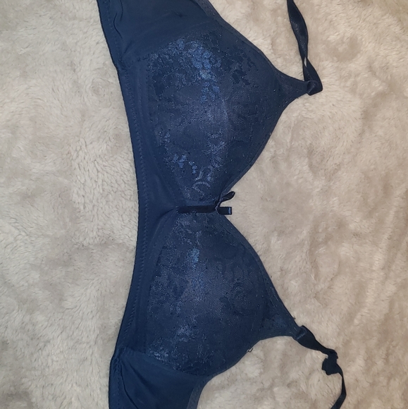 Bundle of bras!! 34C NWOT - Picture 2 of 5